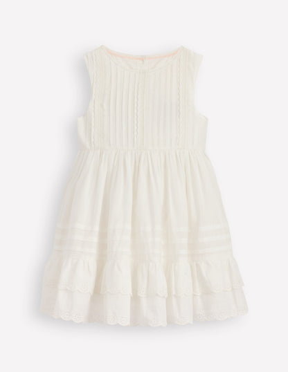 Robe à nervures et détails en dentelle-Ivoire doux