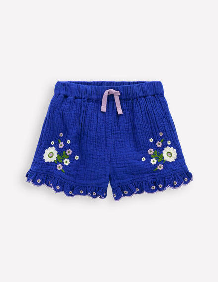 Doppeltuch-Shorts mit Rüschensaum-Leuchtendes Blau Stickerei