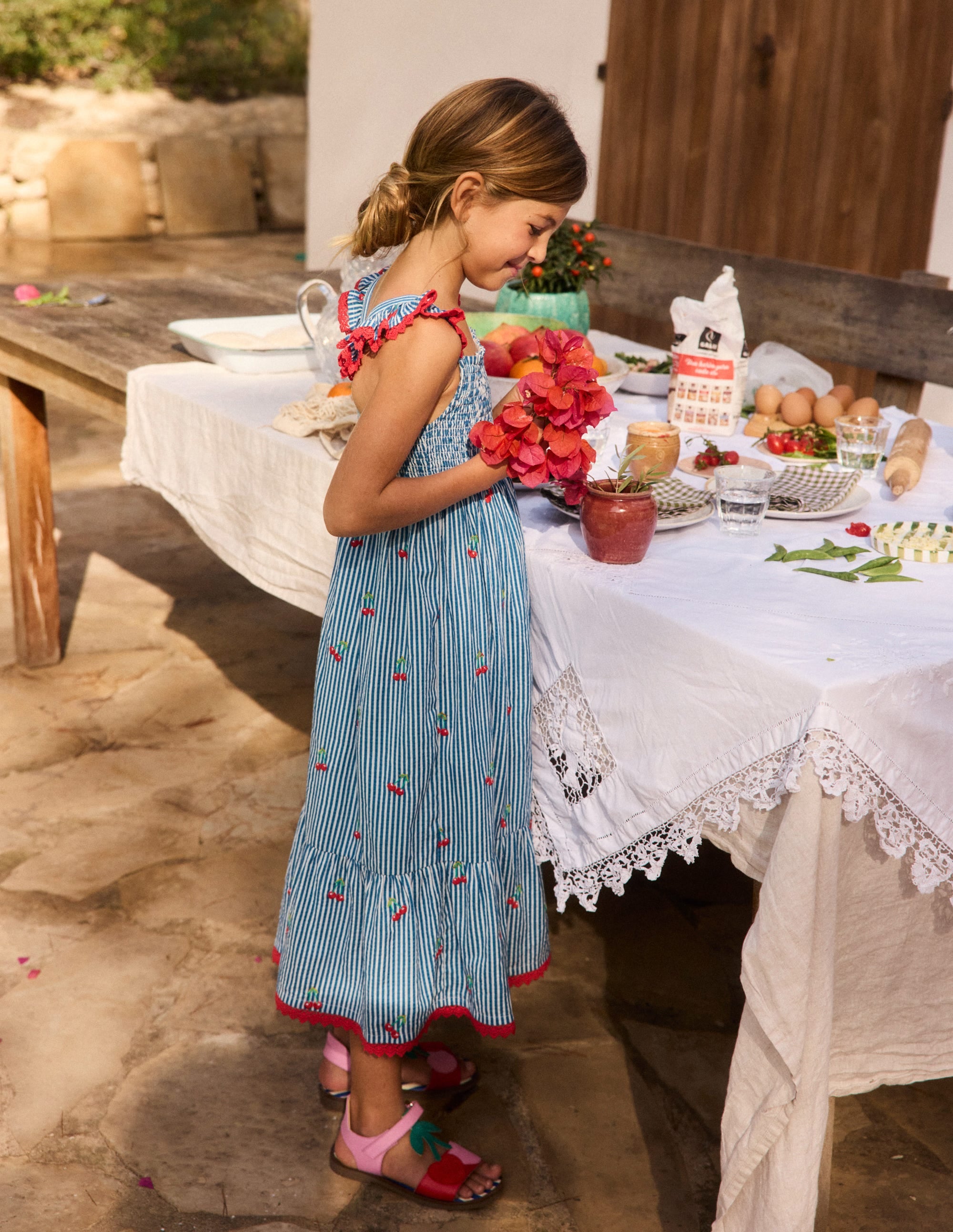 Robe d'été longue Luella volantée-Cerises bleu/blanc - Image 4