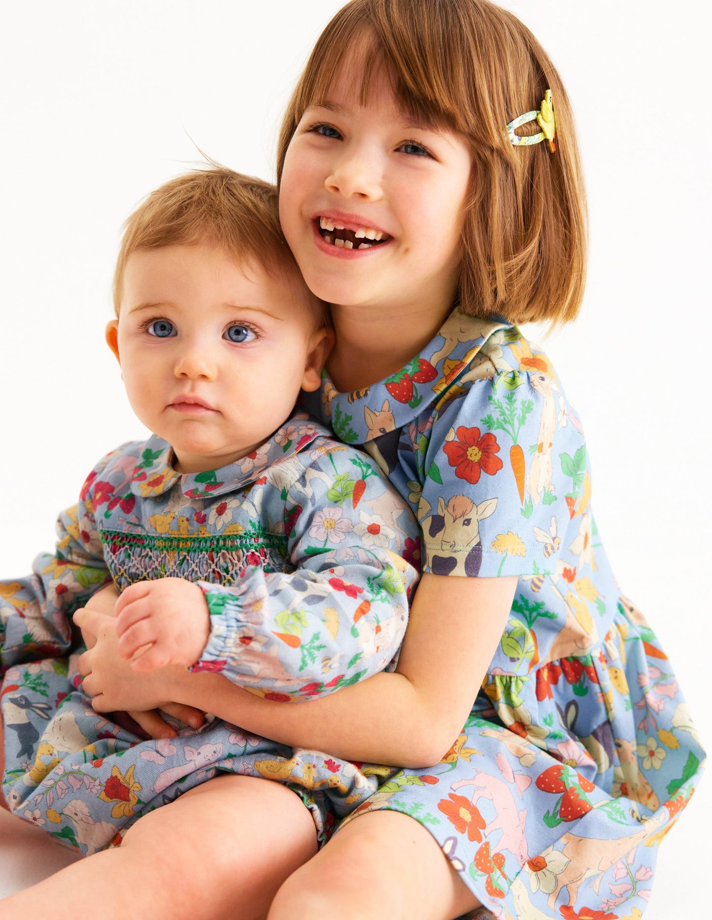 Robe en jersey fun avec poche en cœur-Motif Spring Meadow bleu brumeux