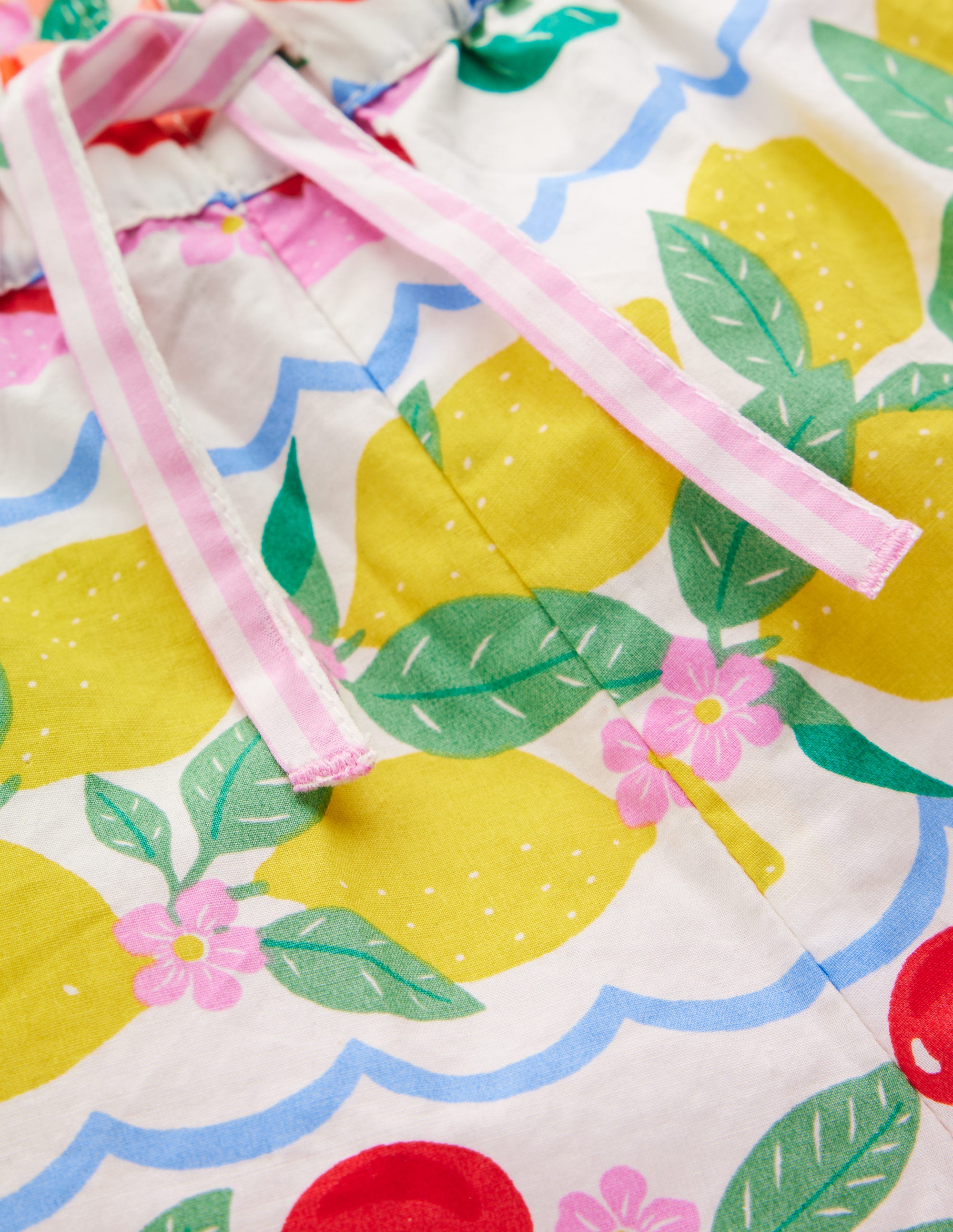 Juniper Gewebte Shorts mit Rüschen-Regenbogenfrucht Streifen - Image 3
