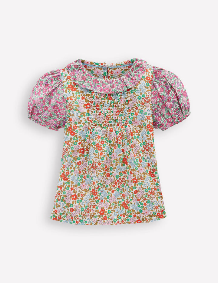 Blouse smockée à col volanté-Motif floral pêle-mêle