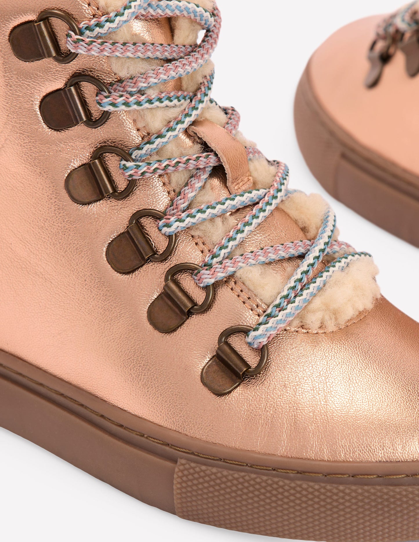 Schnürstiefel mit Teddyfell-Bronze