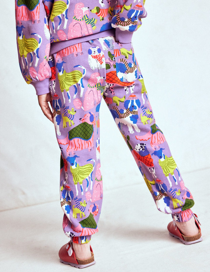 Lustig bedruckte Jogginghose-Hunde im Kuscheloutfit