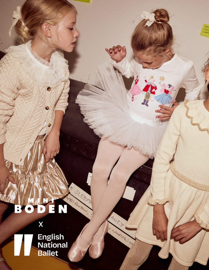 T-Shirt mit Puffärmeln und Applikation-Sanftes Naturweiß Nussknacker