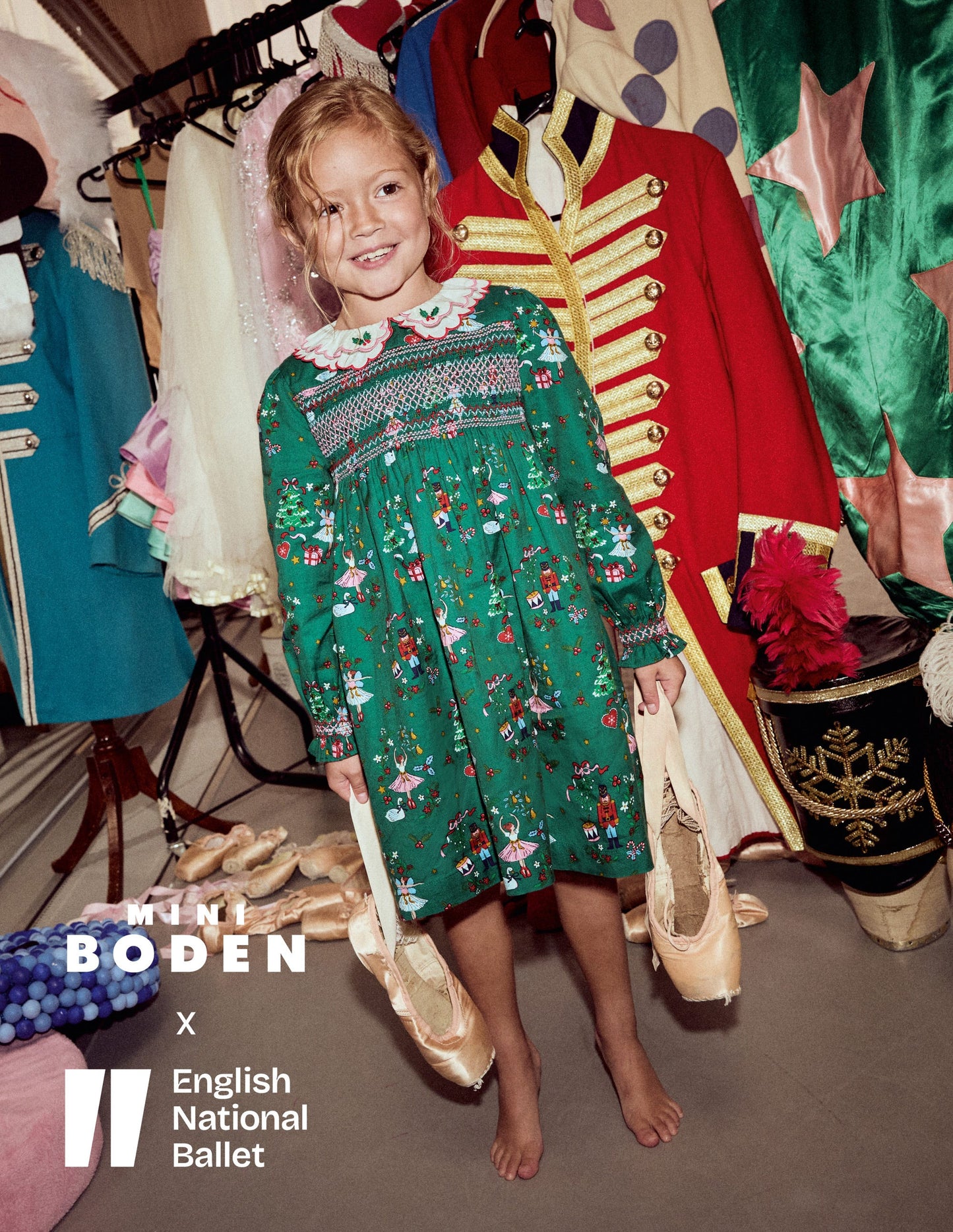 Gemütliches, gesmoktes Kleid mit Kragen-Alpengrün Nussknacker