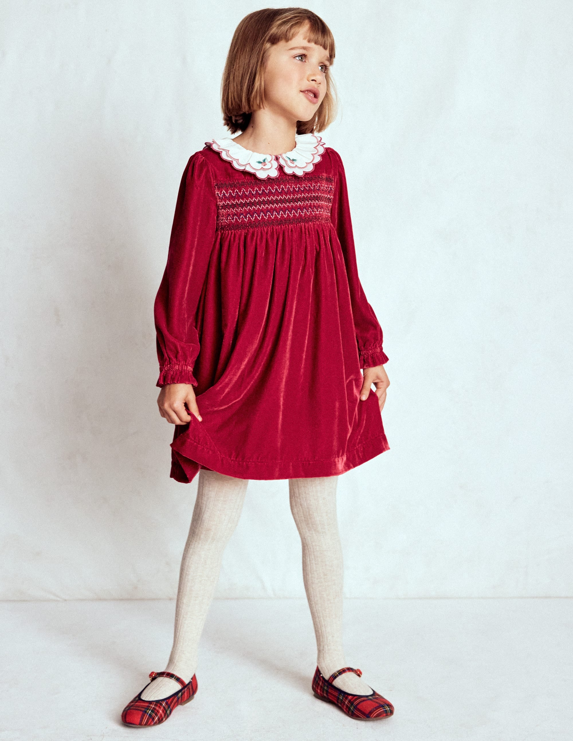 Gemütliches, gesmoktes Kleid mit Kragen-Karminrot - Image 1