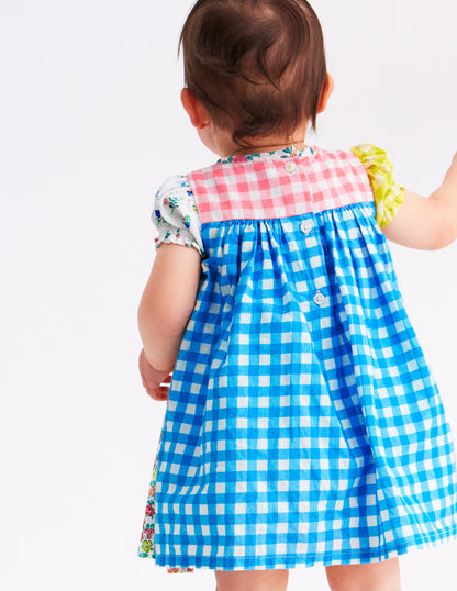 Gerafftes, gewebtes Kleid-Kuddelmuddel Bunt