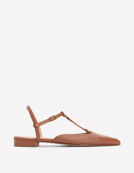 Flache, spitze Schuhe mit T-Steg-Hellbraun