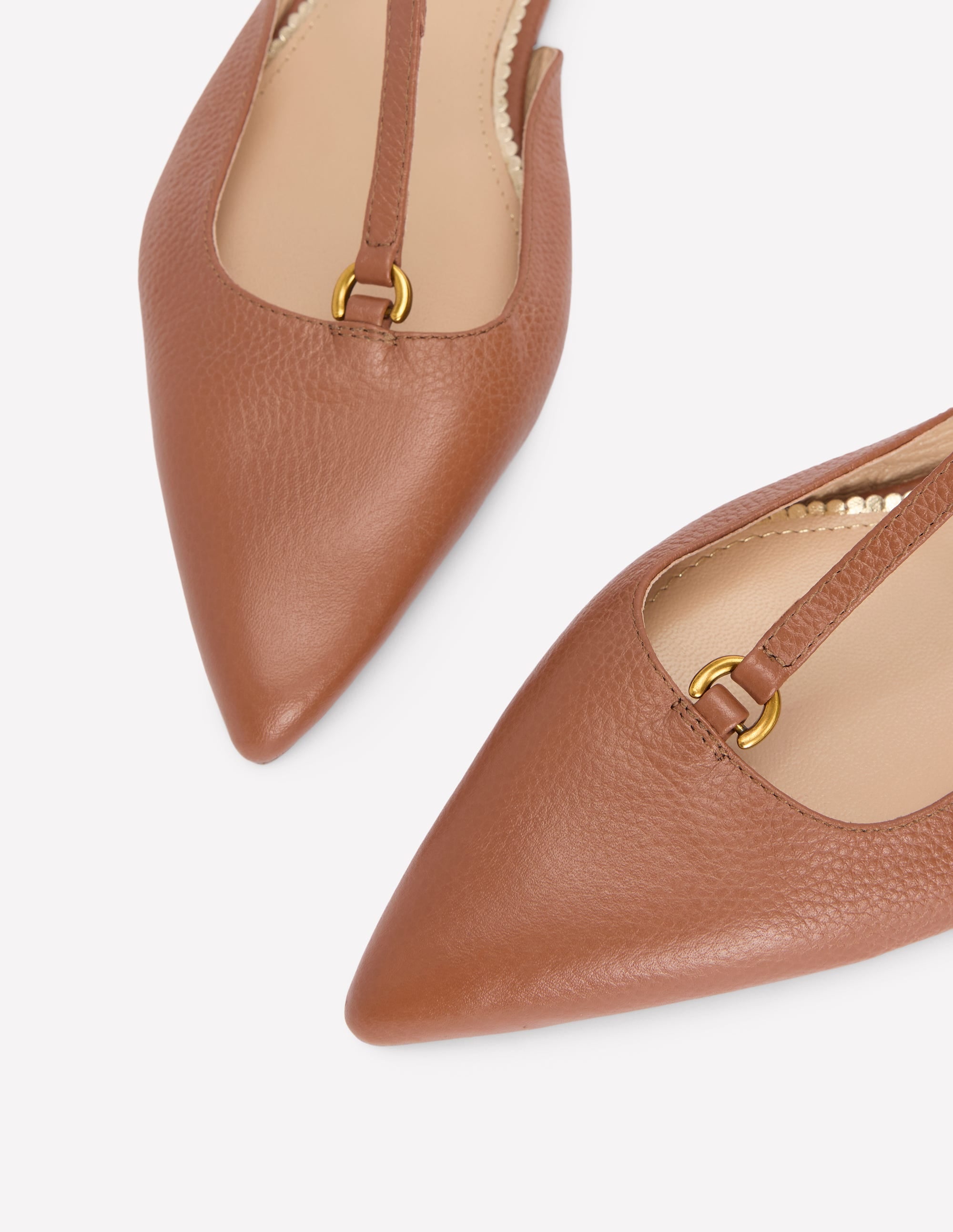 Flache, spitze Schuhe mit T-Steg-Hellbraun - Image 4