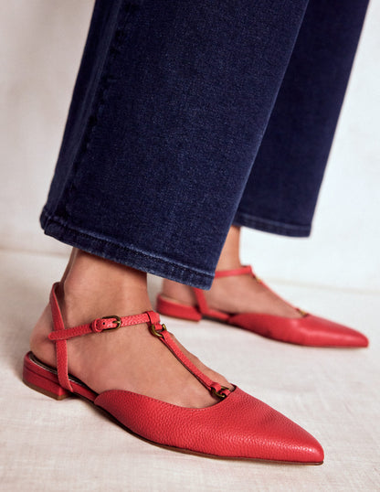 Flache, spitze Schuhe mit T-Steg-Briefkastenrot-2