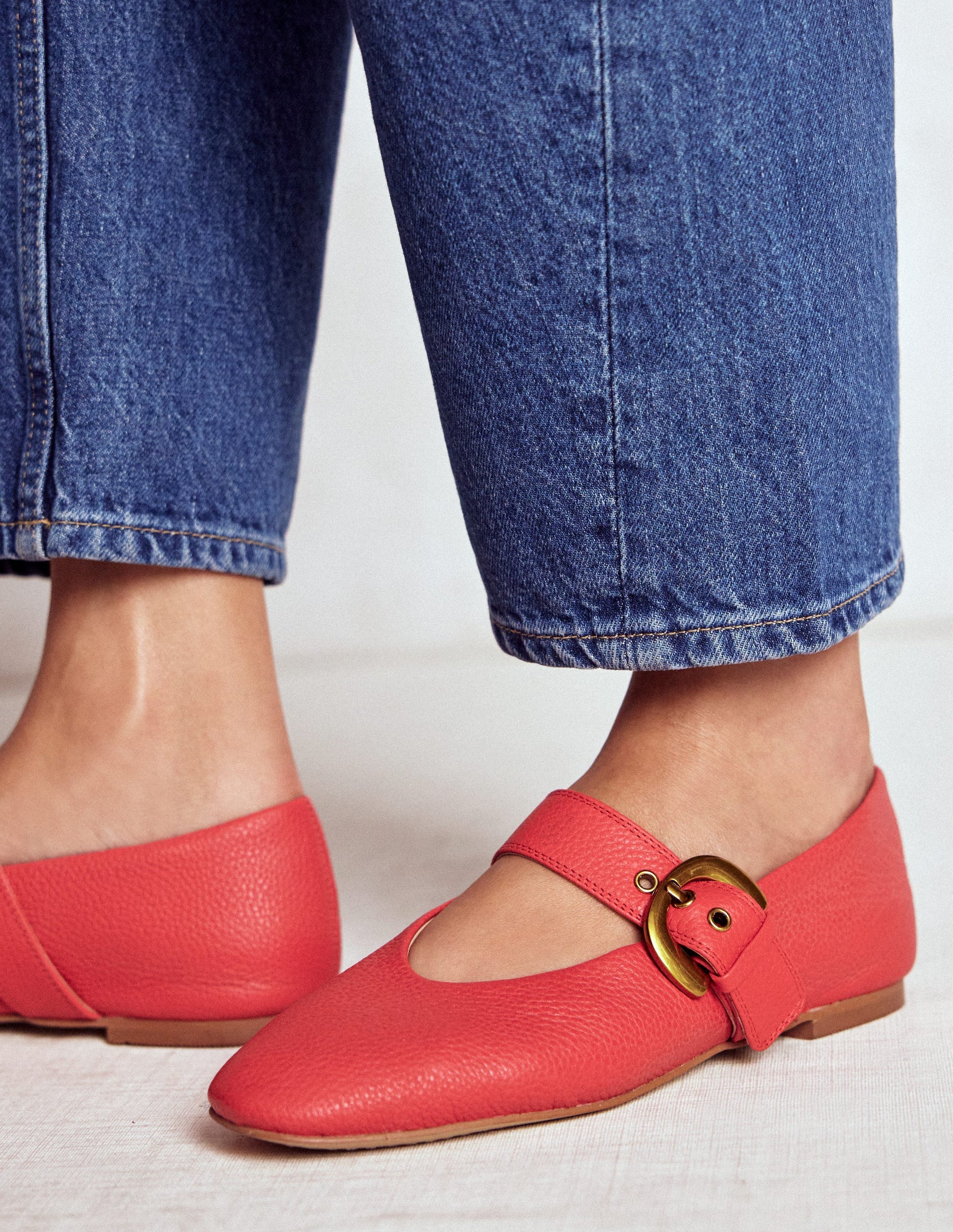 Kylie Flache Mary Janes mit Schnalle-Briefkastenrot-2