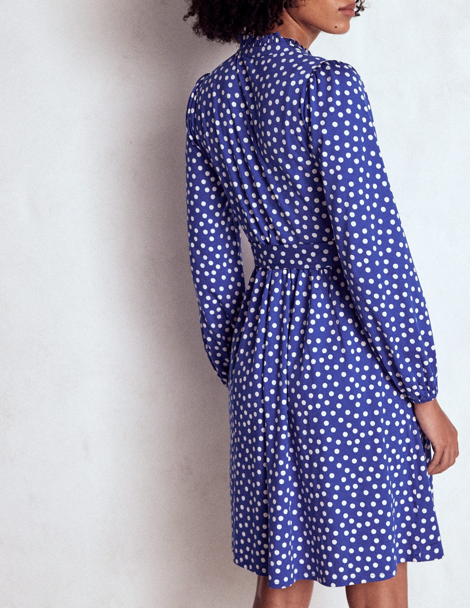 Willow Hemdblusenkleid mit Rüschenausschnitt-Leuchtendes Blau, Punkte-3