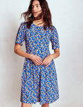 Louisa Kurzes Jerseykleid-Eisvogelblau, Blütenrebe