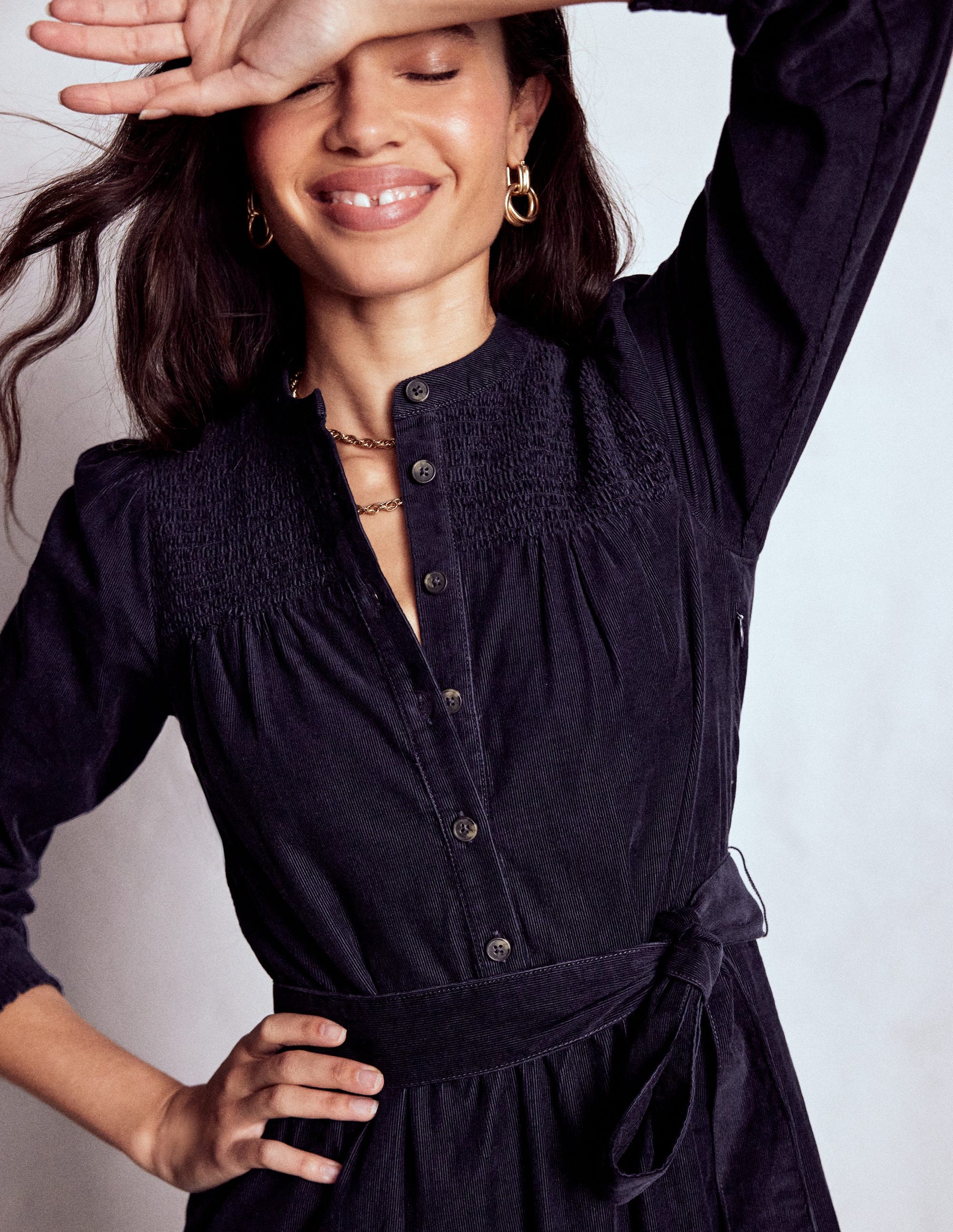 Blouse en velours côtelé en couleur unie pour femmes en Blouse en velours côtelé en couleur unie pour femmes en