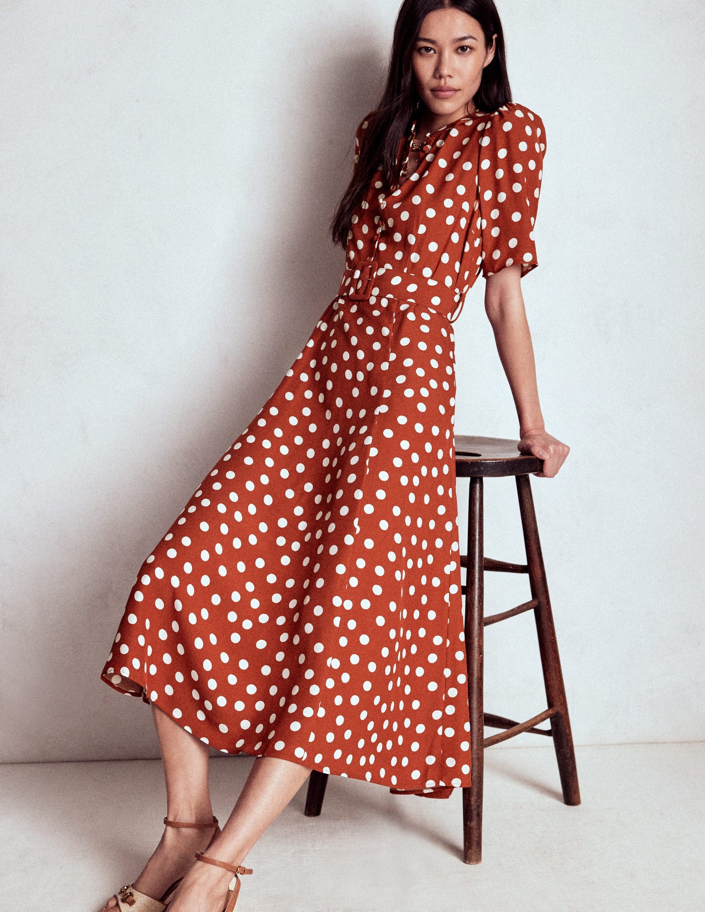 Robe Kate à ceinture et manches bouffantes-Châtaigne grillée, pois peints