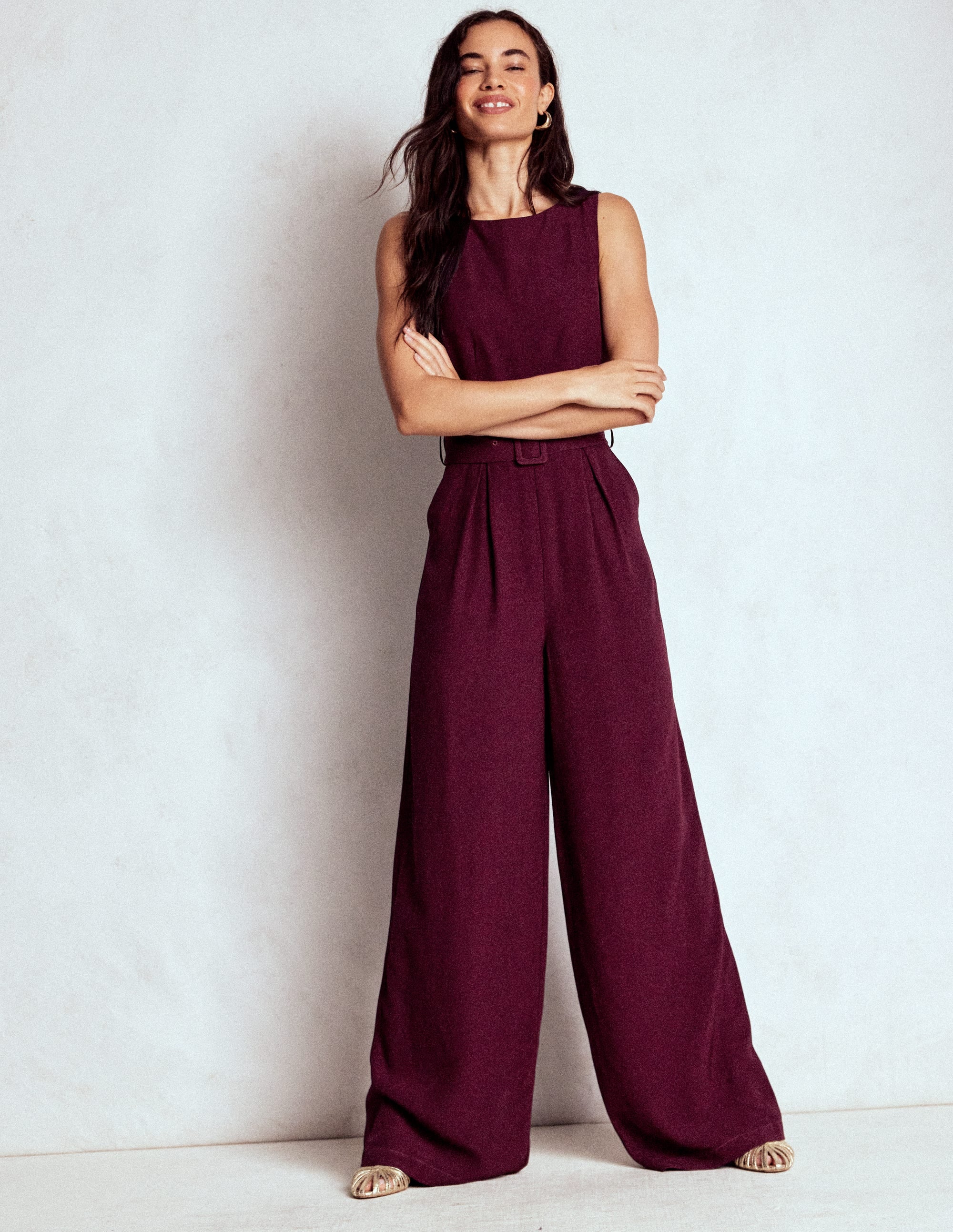 Gwen Jumpsuit mit U-Boot-Ausschnitt-Dunkle Kirsche - Image 1
