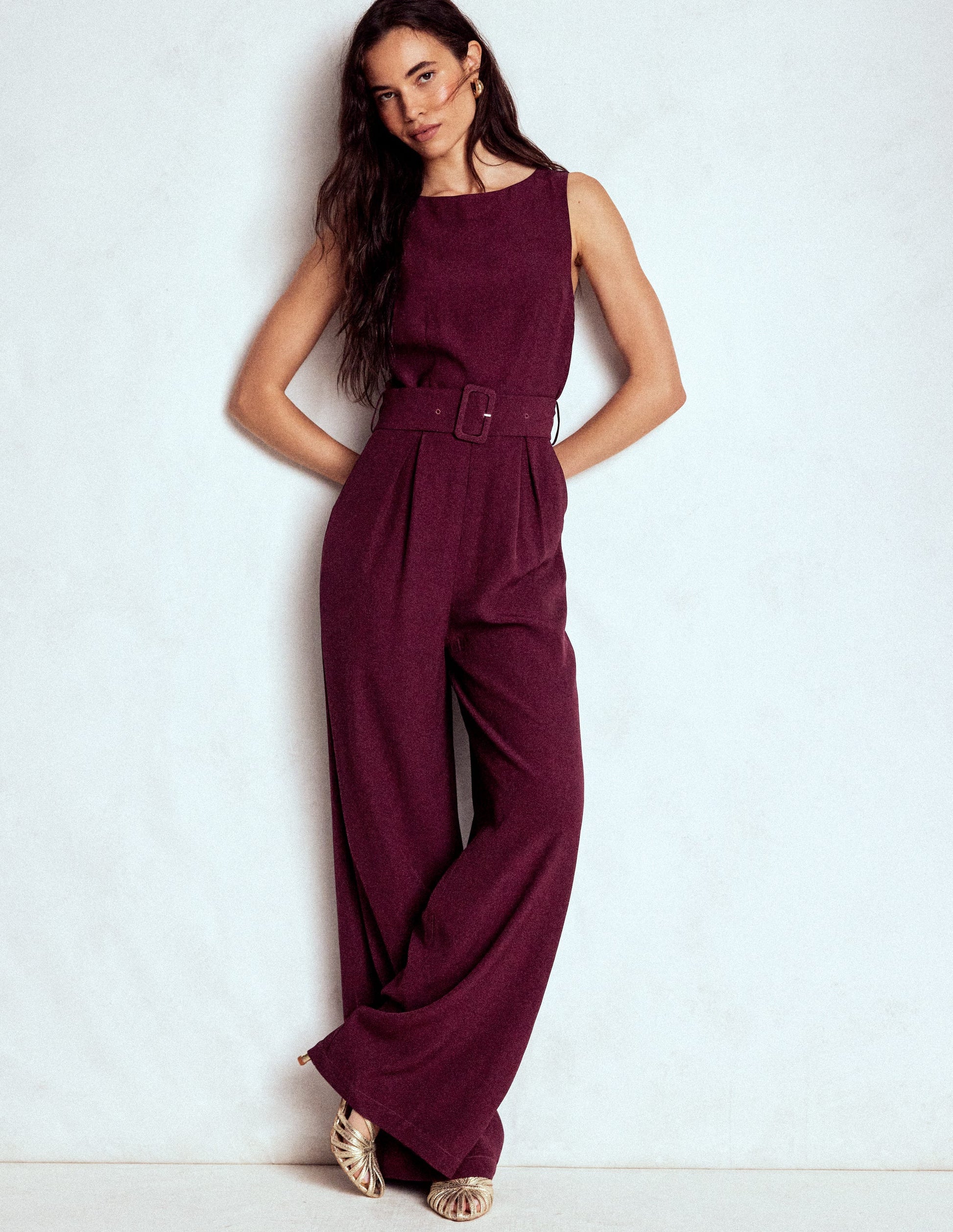 Gwen Jumpsuit mit U-Boot-Ausschnitt-Dunkle Kirsche-4