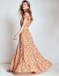 Robe volantée à col U en coton-Cognac, motif Ornate Geo