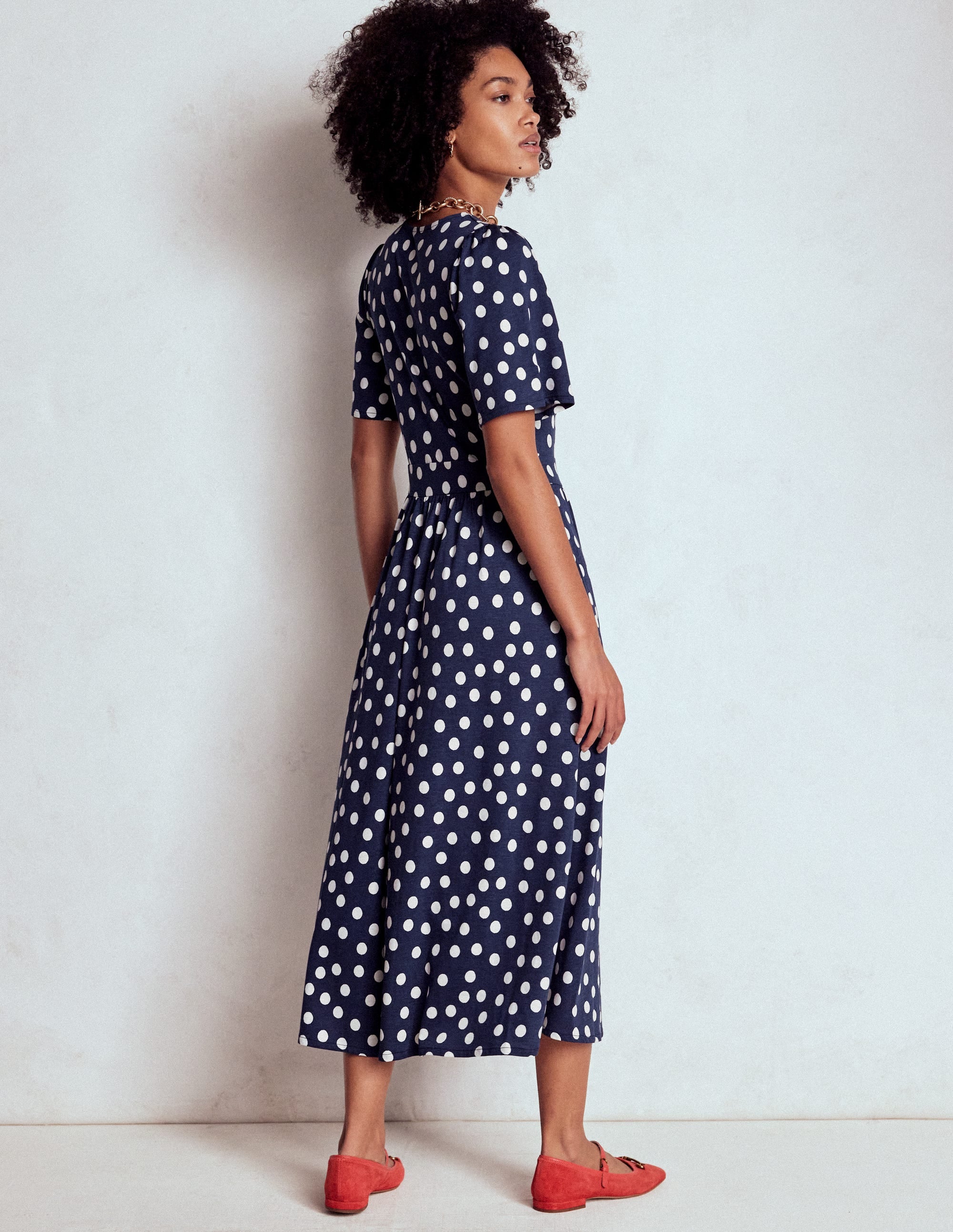 Louisa Jersey-Midikleid-Französisches Marineblau, Gemalte Tupfen - Image 3
