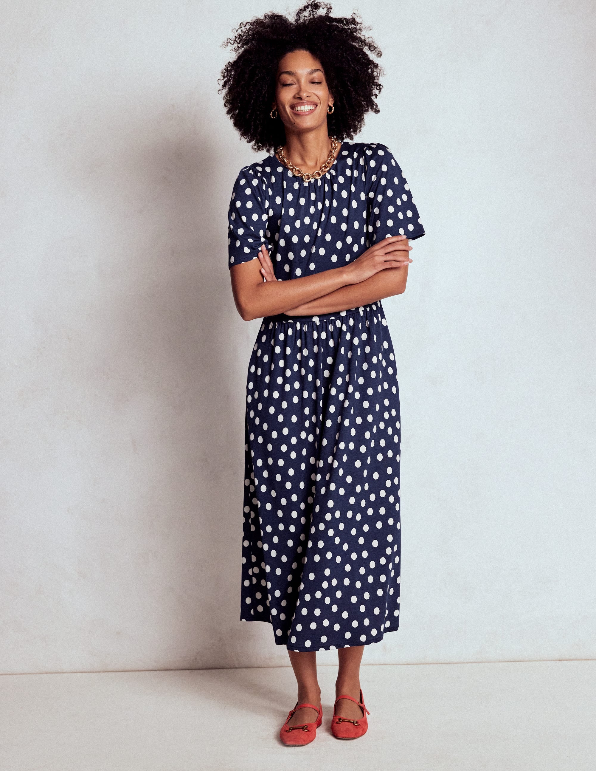 Louisa Jersey-Midikleid-Französisches Marineblau, Gemalte Tupfen - Image 4