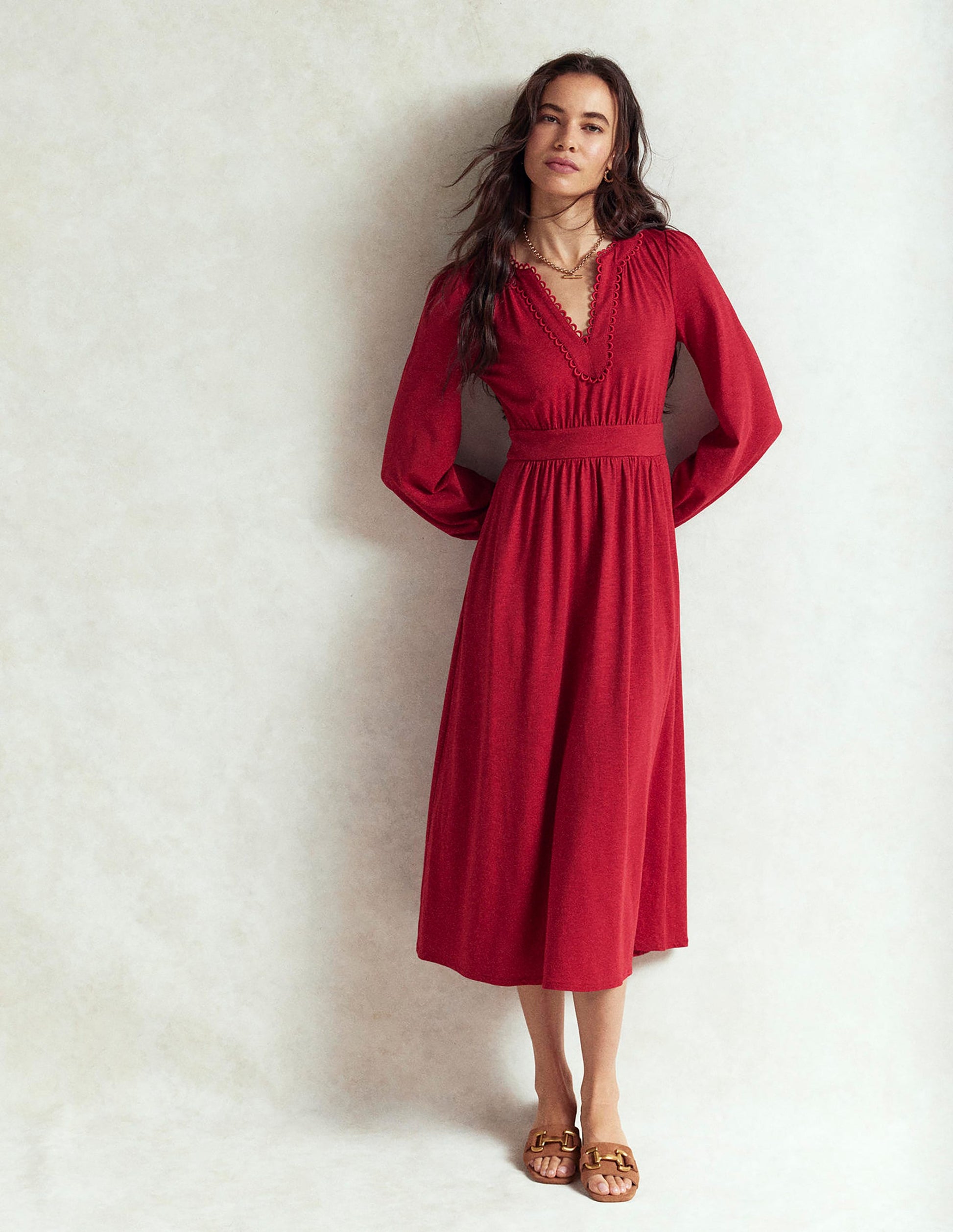 Robe midi Maddie à détails en picot-Rouge carmin-1
