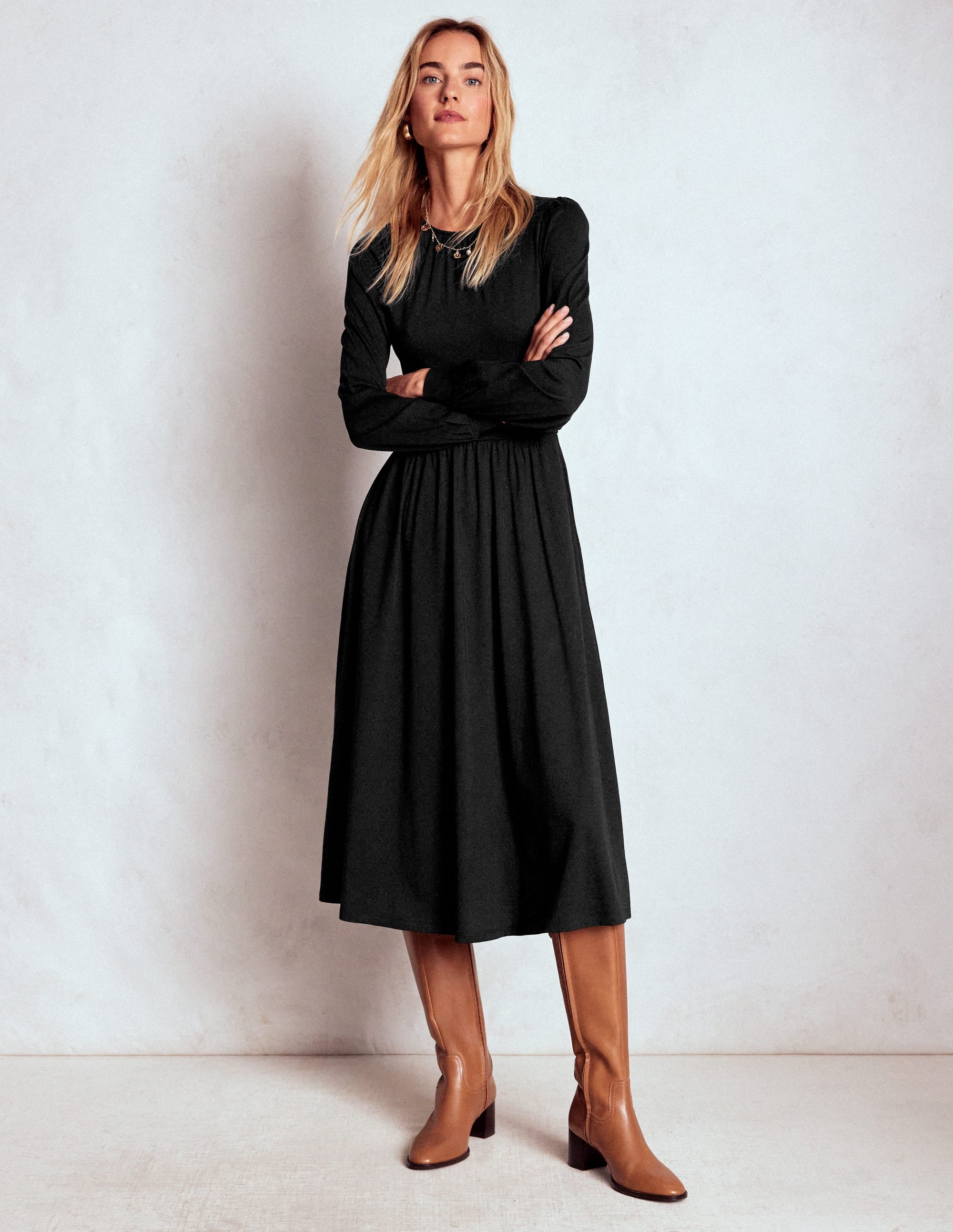 Alexandra Jersey-Midikleid-Schwarz - Image 4