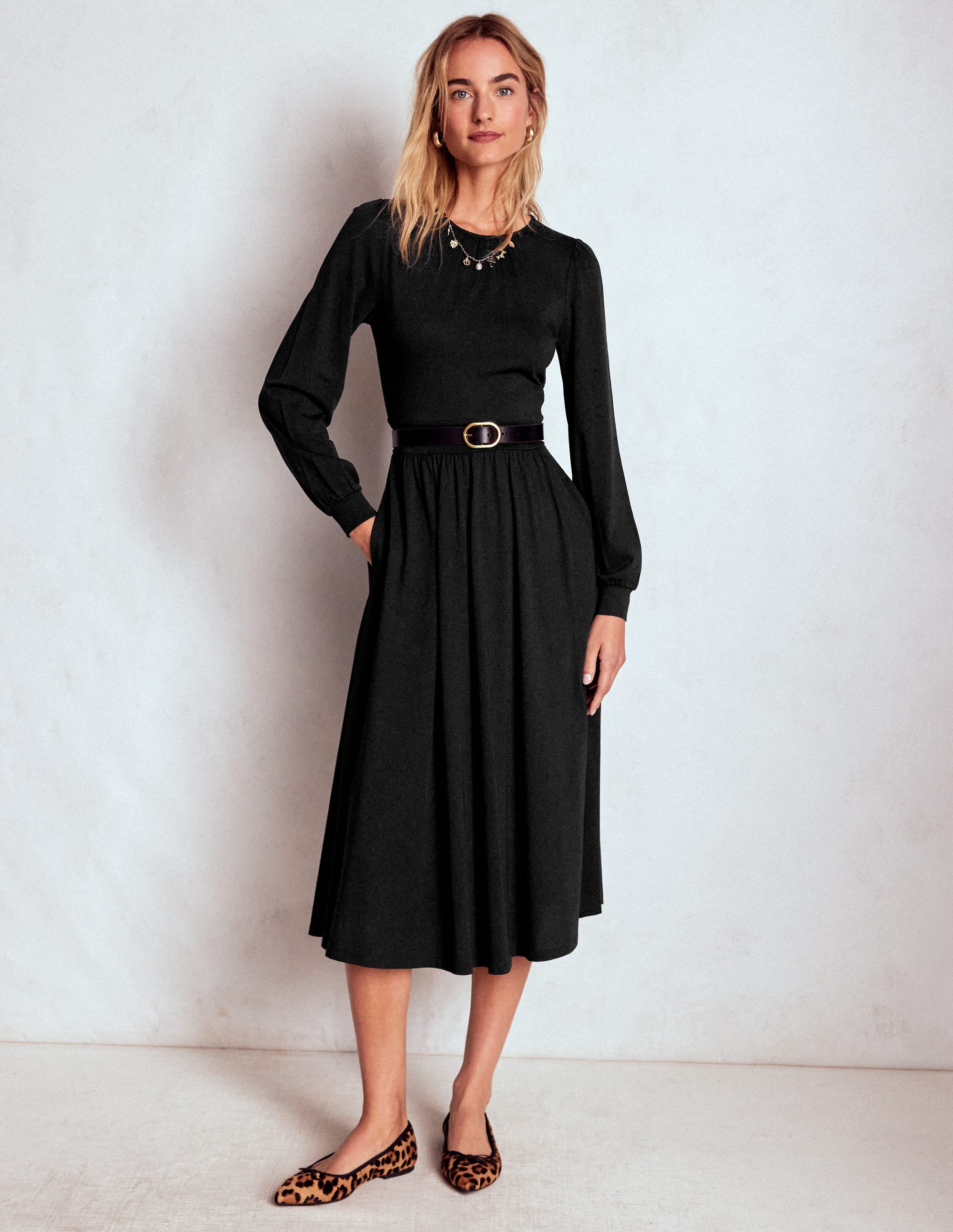 Alexandra Jersey-Midikleid-Schwarz - Image 5