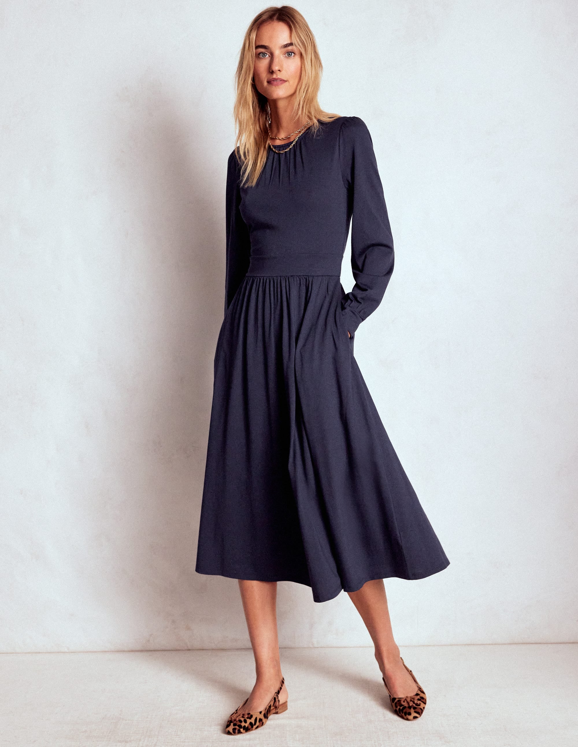 Alexandra Jersey-Midikleid-Marineblau - Image 4
