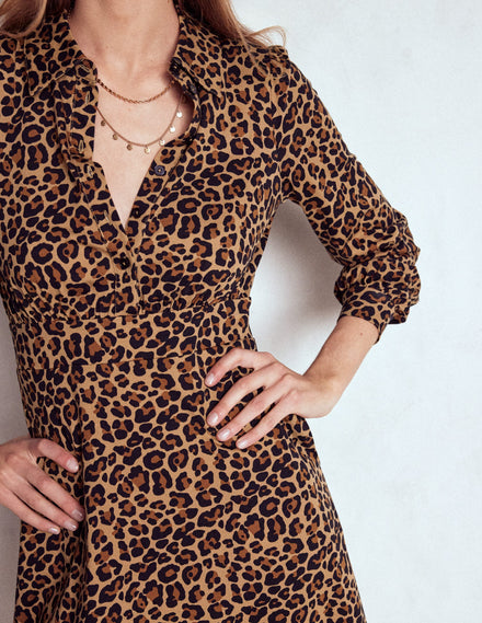 Orla Kurzes Jersey-Hemdblusenkleid-Gepard-Pop