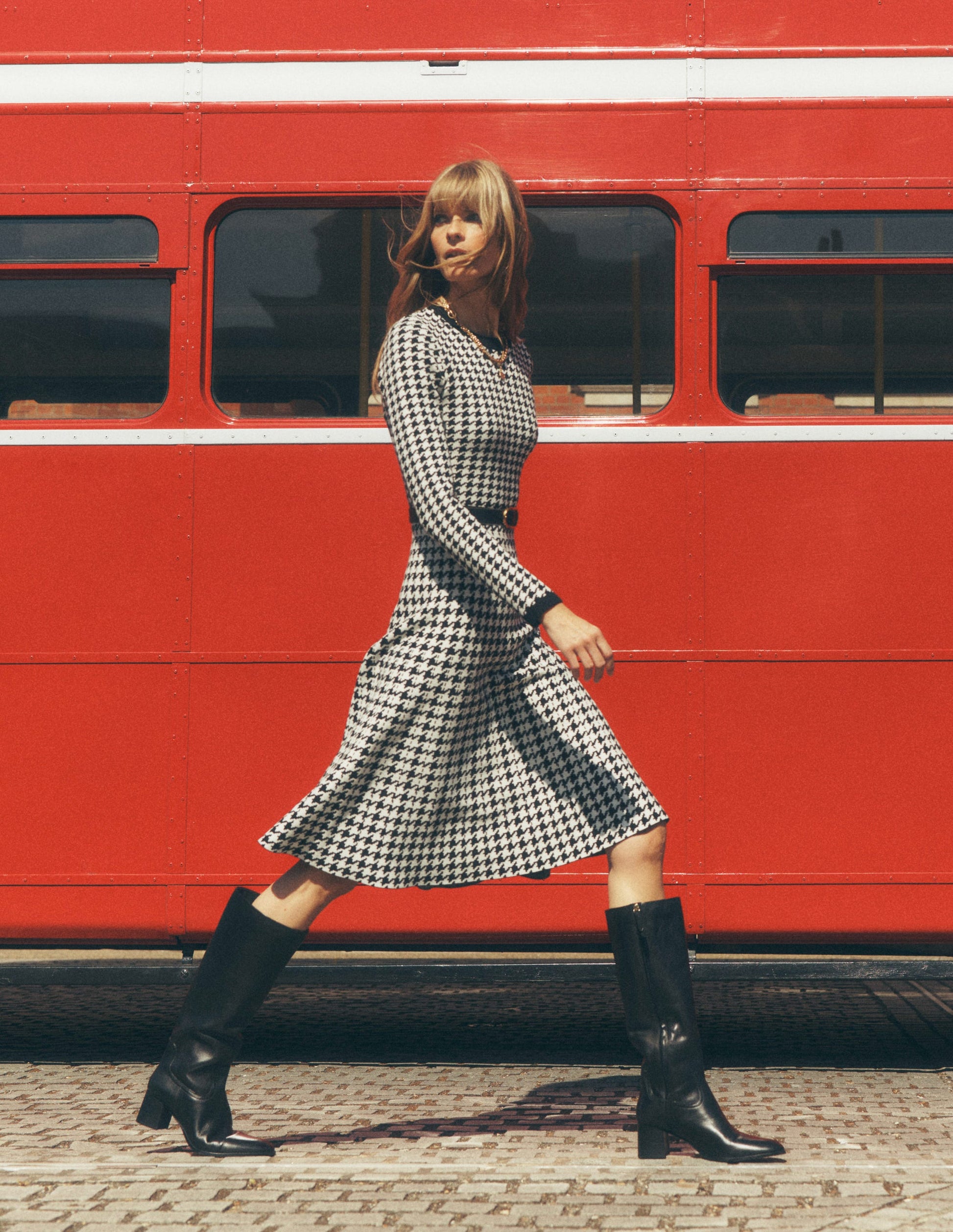 Maria Geknöpftes Strickkleid-Schwarz und Naturweiß Hahnentrittmuster-1