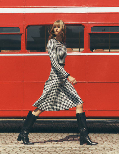 Maria Geknöpftes Strickkleid-Schwarz und Naturweiß Hahnentrittmuster-1