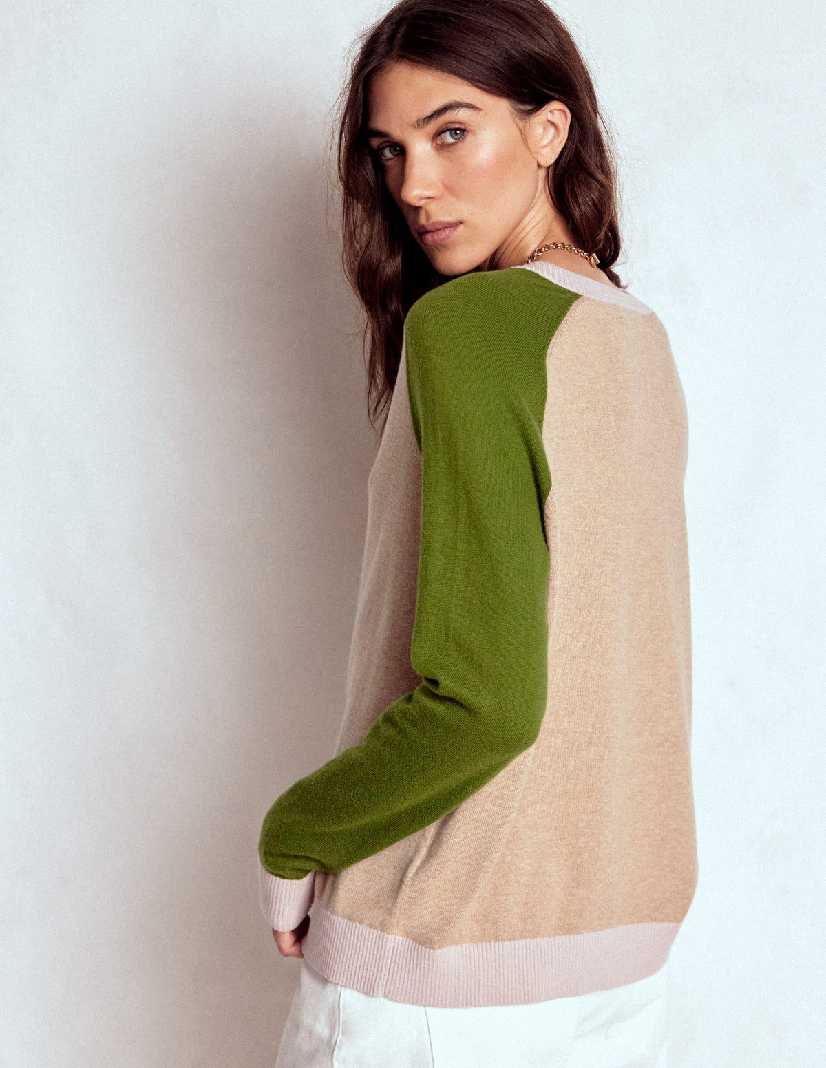 Meg Strickjacke mit Raglanärmeln-Haferbeige, Grün Blockfarben - Image 3