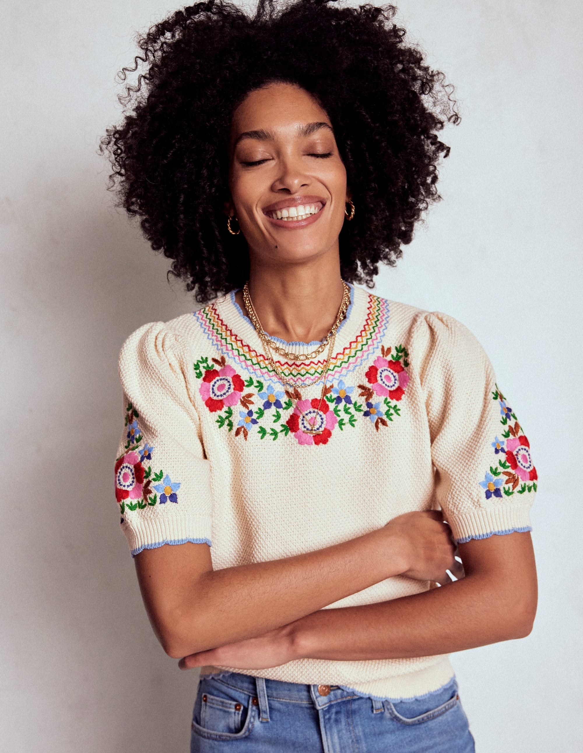 T-Shirt mit Puffärmeln und Stickerei-Warmes Naturweiß - Image 1