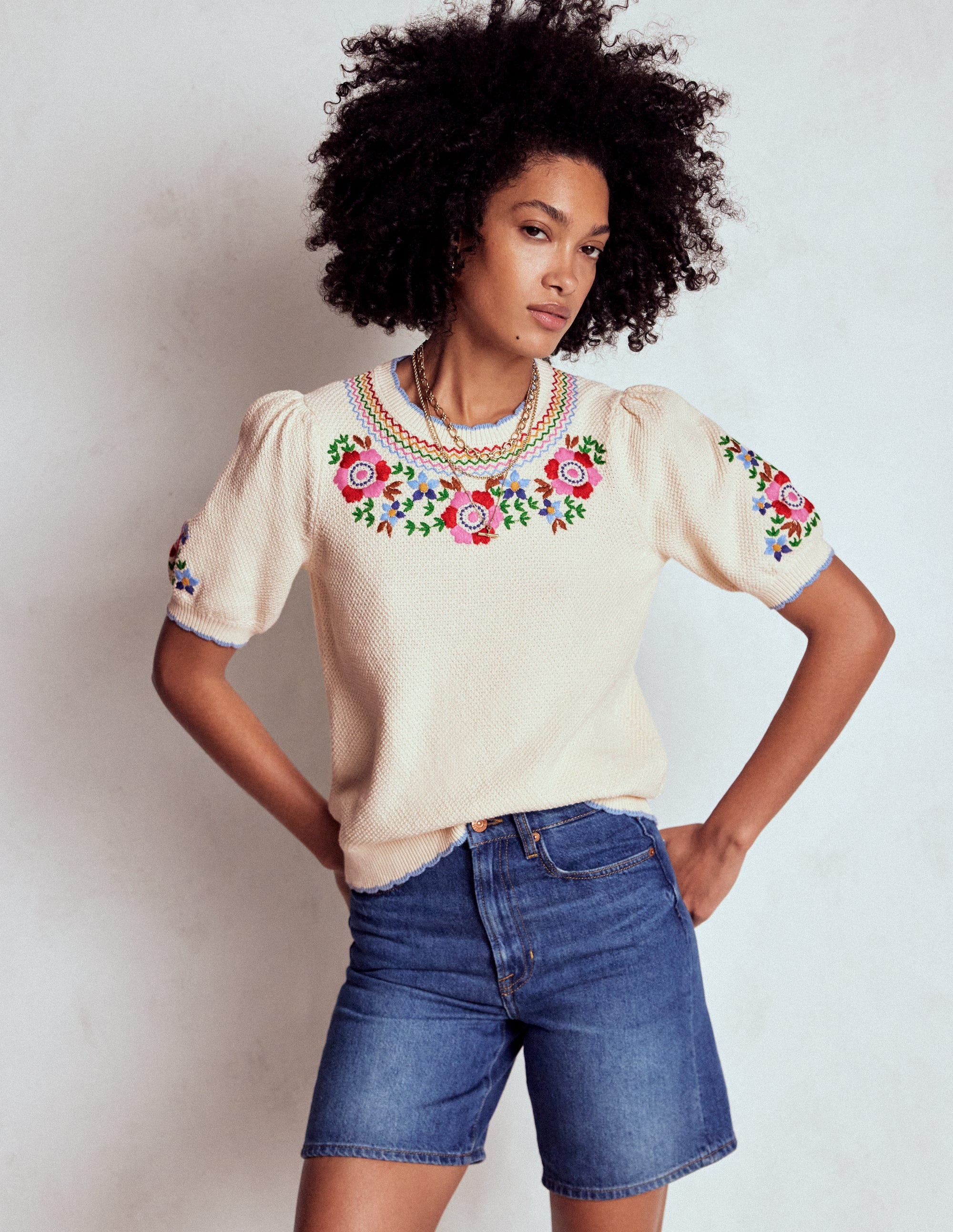 T-Shirt mit Puffärmeln und Stickerei-Warmes Naturweiß - Image 5