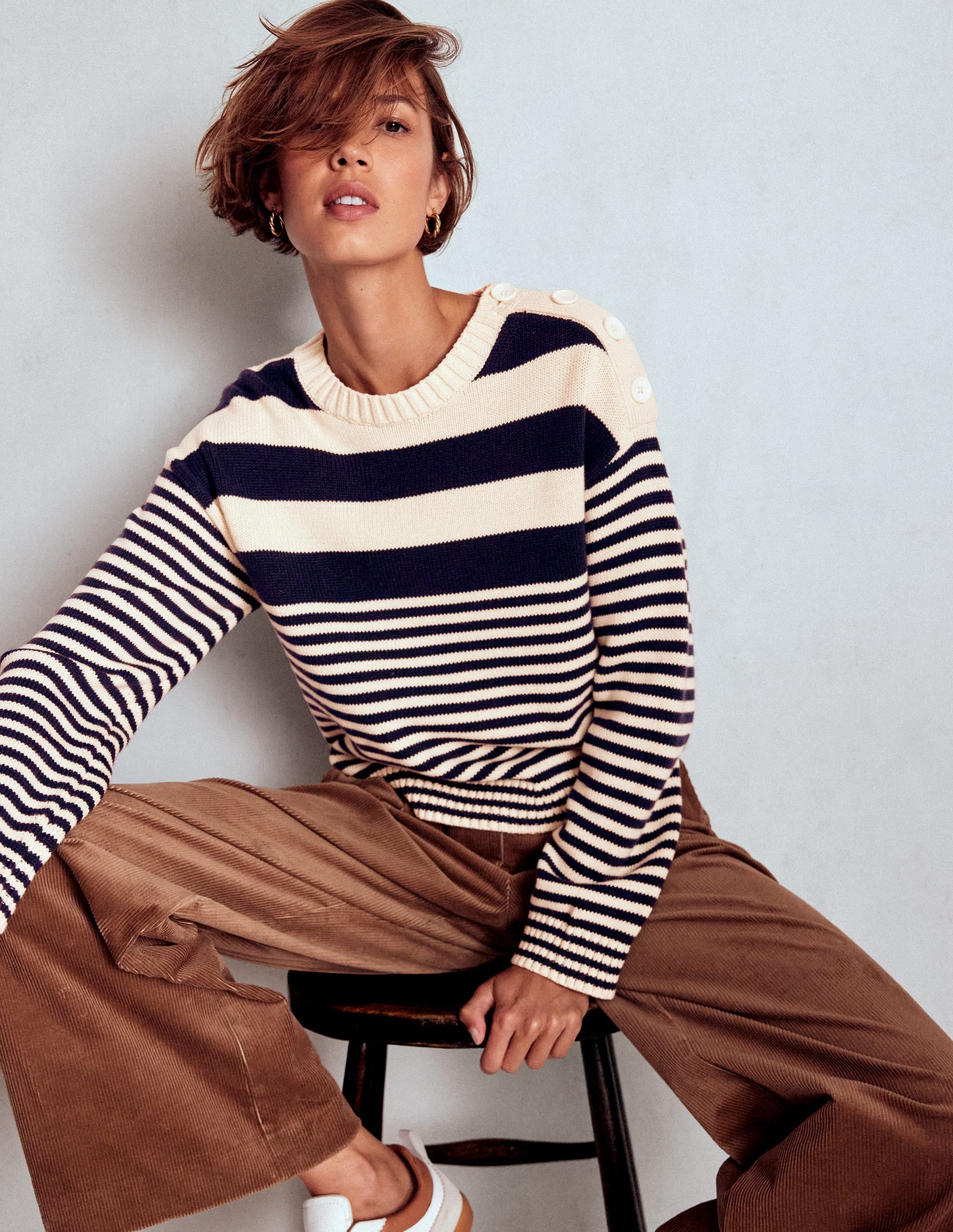 Jemma Breiter Baumwollpullover-Naturweiß/ Marineblau - Image 1