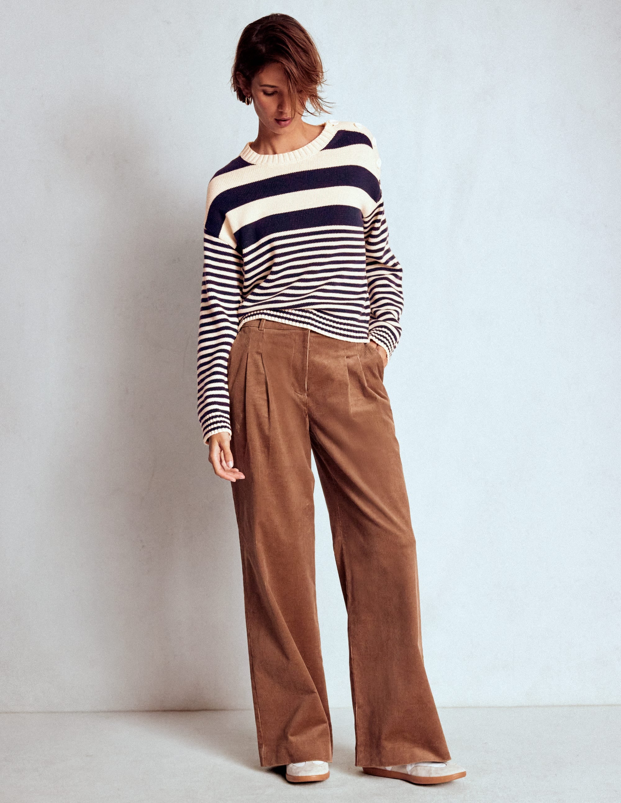Jemma Breiter Baumwollpullover-Naturweiß/ Marineblau - Image 3