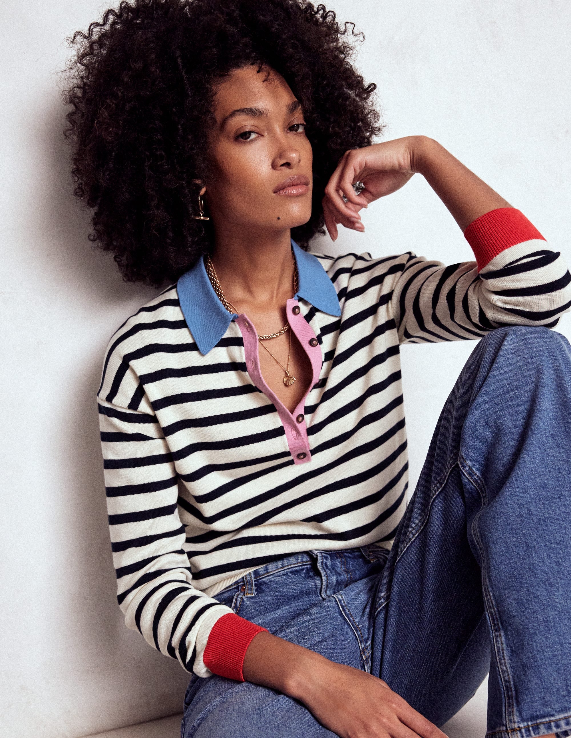 Lara Henley-Pullover aus Baumwolle-Marineblau, Warmes Naturweiß Streifen - Image 1