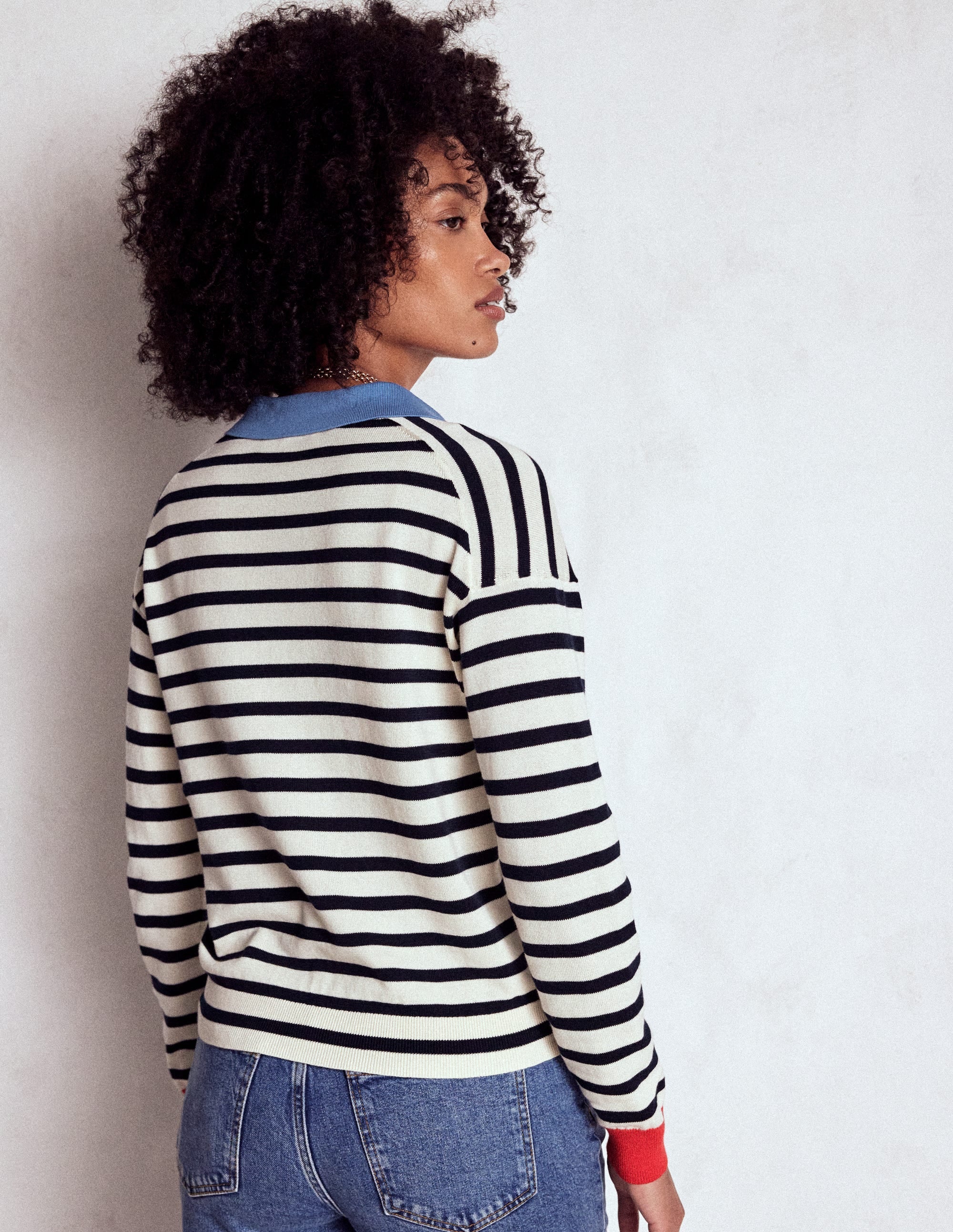 Lara Henley-Pullover aus Baumwolle-Marineblau, Warmes Naturweiß Streifen - Image 3