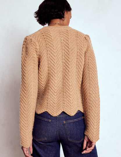 Grobstrickjacke mit Chevronmuster-DE_D9_Colour translations_Test054-3