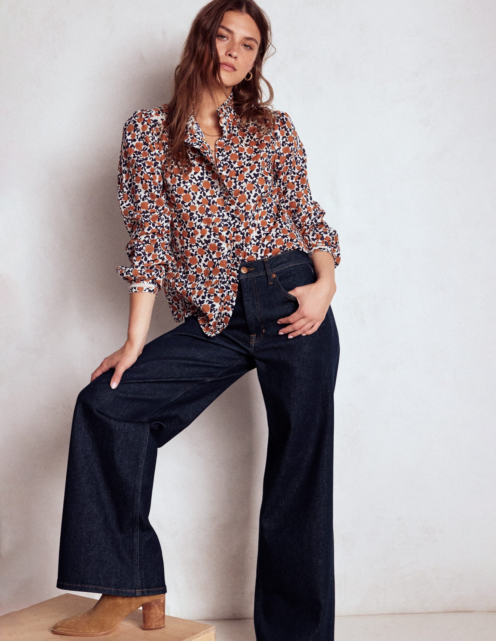 Hoch geschnittene Jeans mit weitem Bein-Indigo Waschung-1