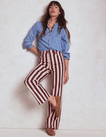 Jeans mit hohem Bund und geradem, weitem Bein-Kastanienbraun und Naturweiß Streifen