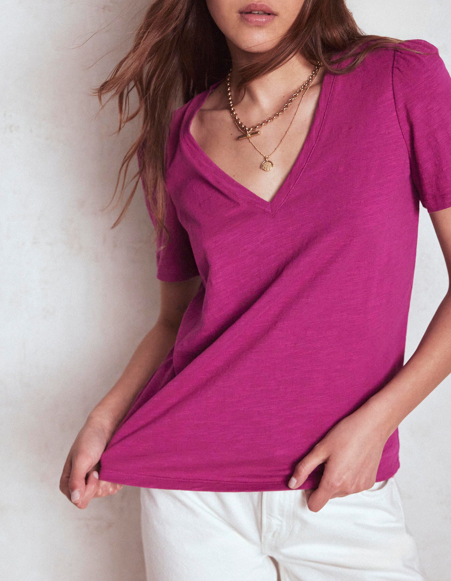 T-shirt flammé Sophie à col V-Magenta profond - Image 2