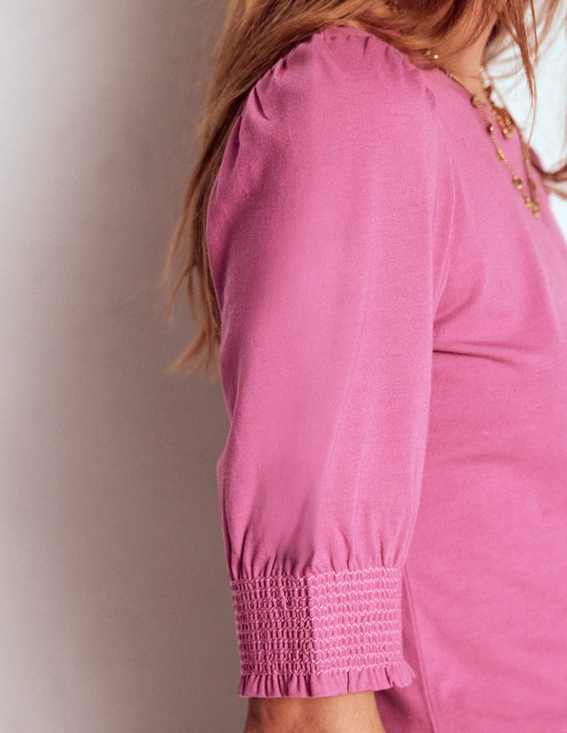 Kurzärmeliges Oberteil mit gesmokten Bündchen-Violette Zwetschge-2