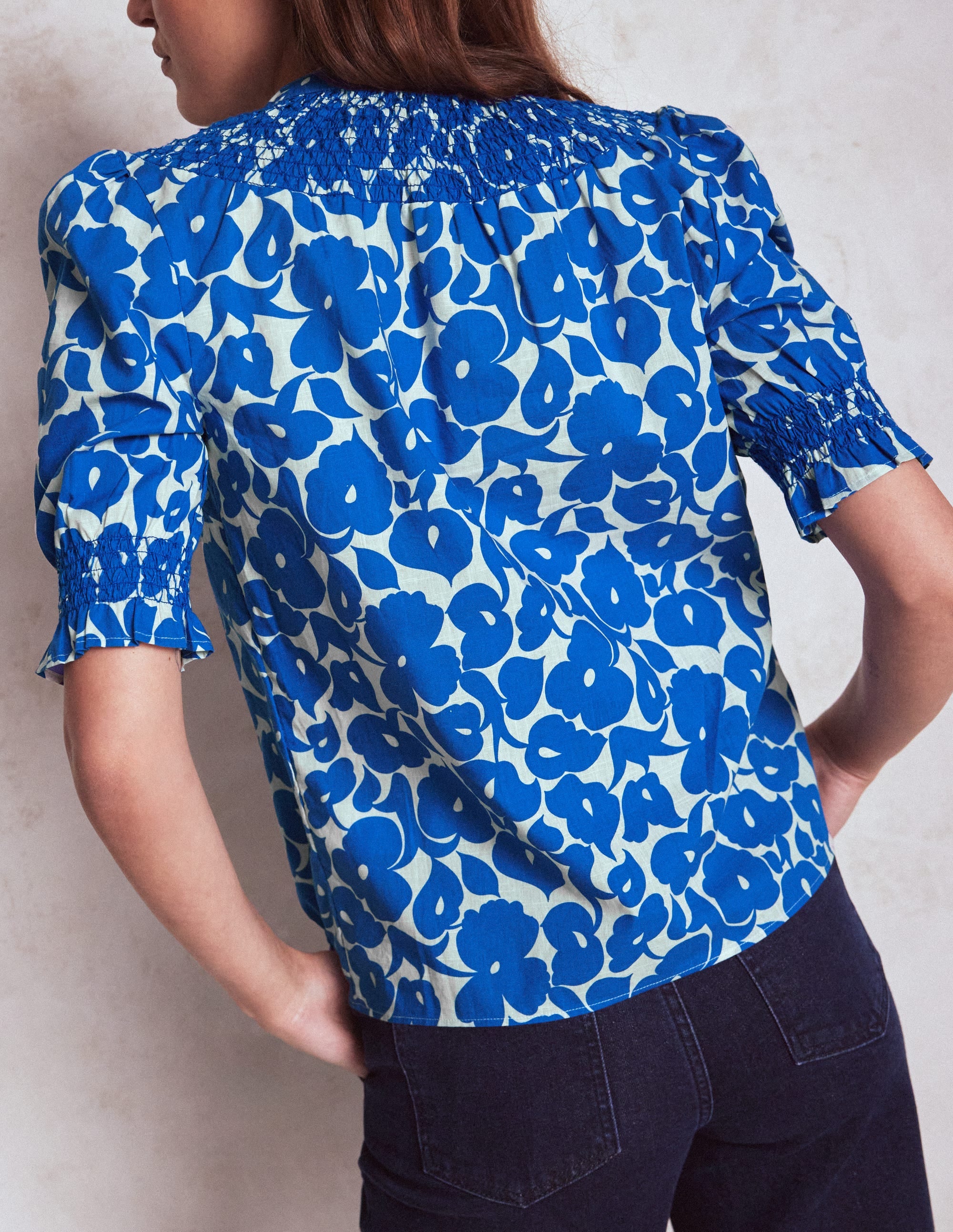 Top Effie à manches courtes-Bleu vif, motif Leafy Grove - Image 3