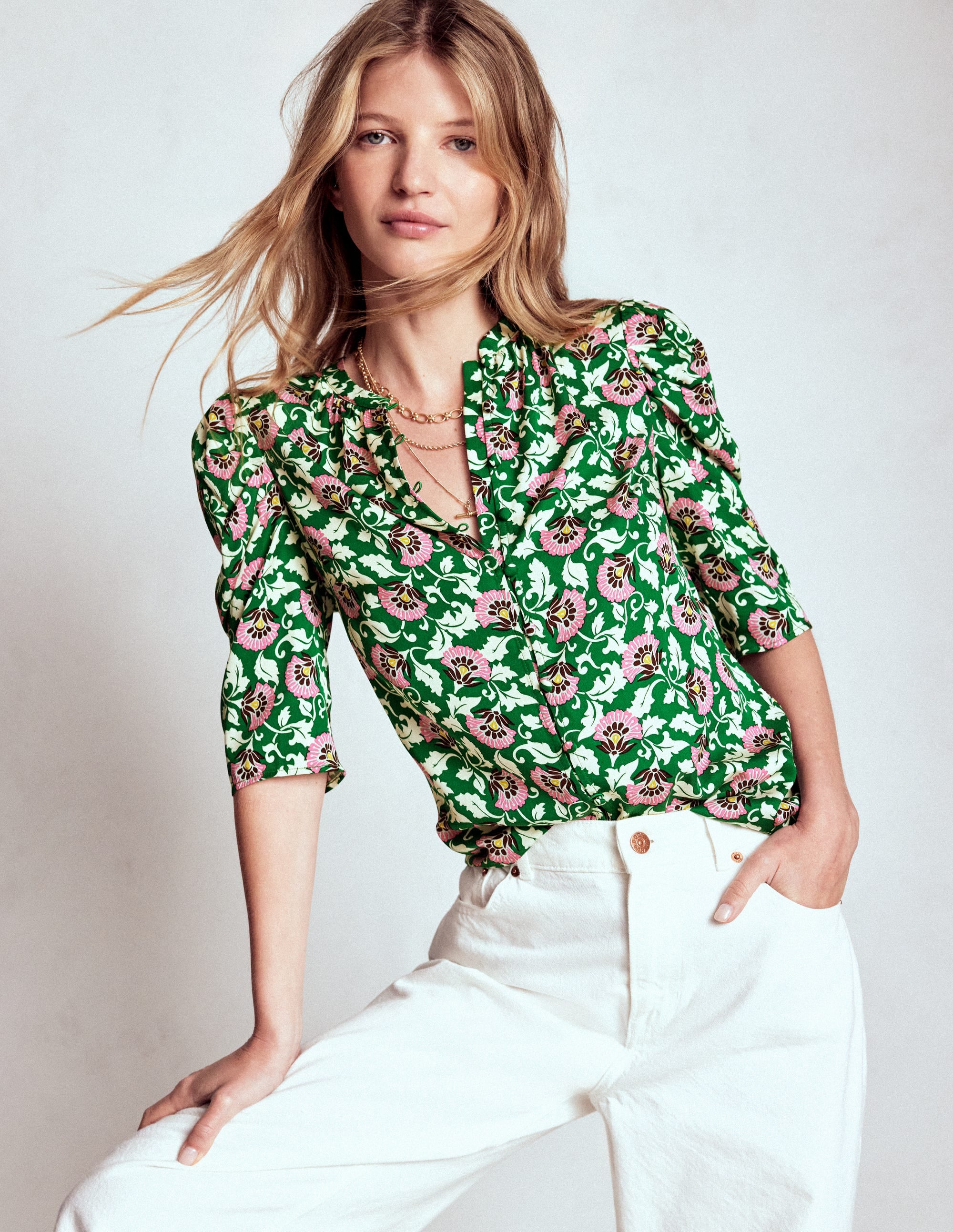 Top habillé à manches gigot-Émeraude profond, motif Ornate Vine - Image 1