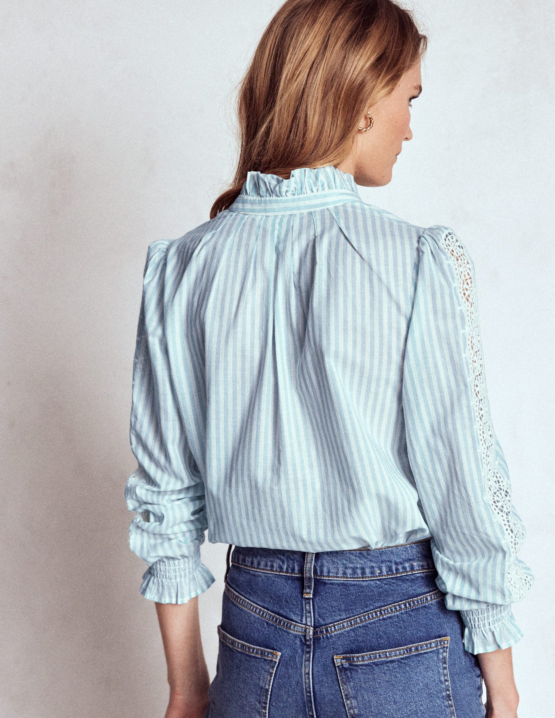Lorna Plissiertes Baumwolloberteil-Blau und Naturweiß Gestreift-4