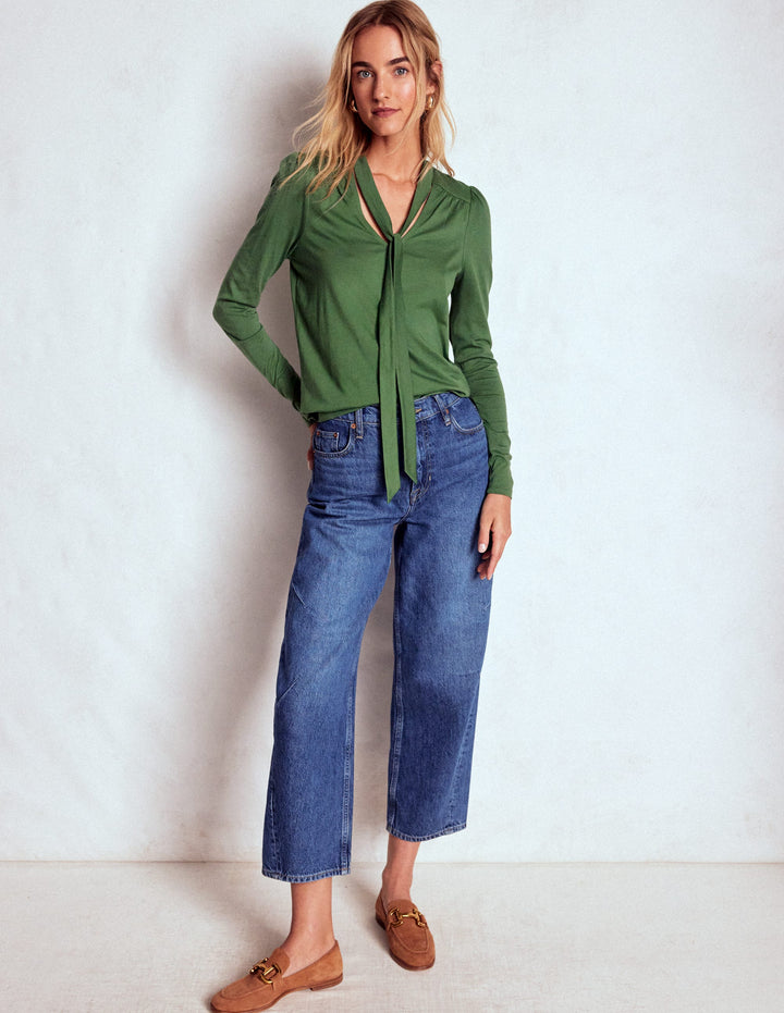 Superweiches Oberteil mit Bindeband am Ausschnitt-Jagdgrün