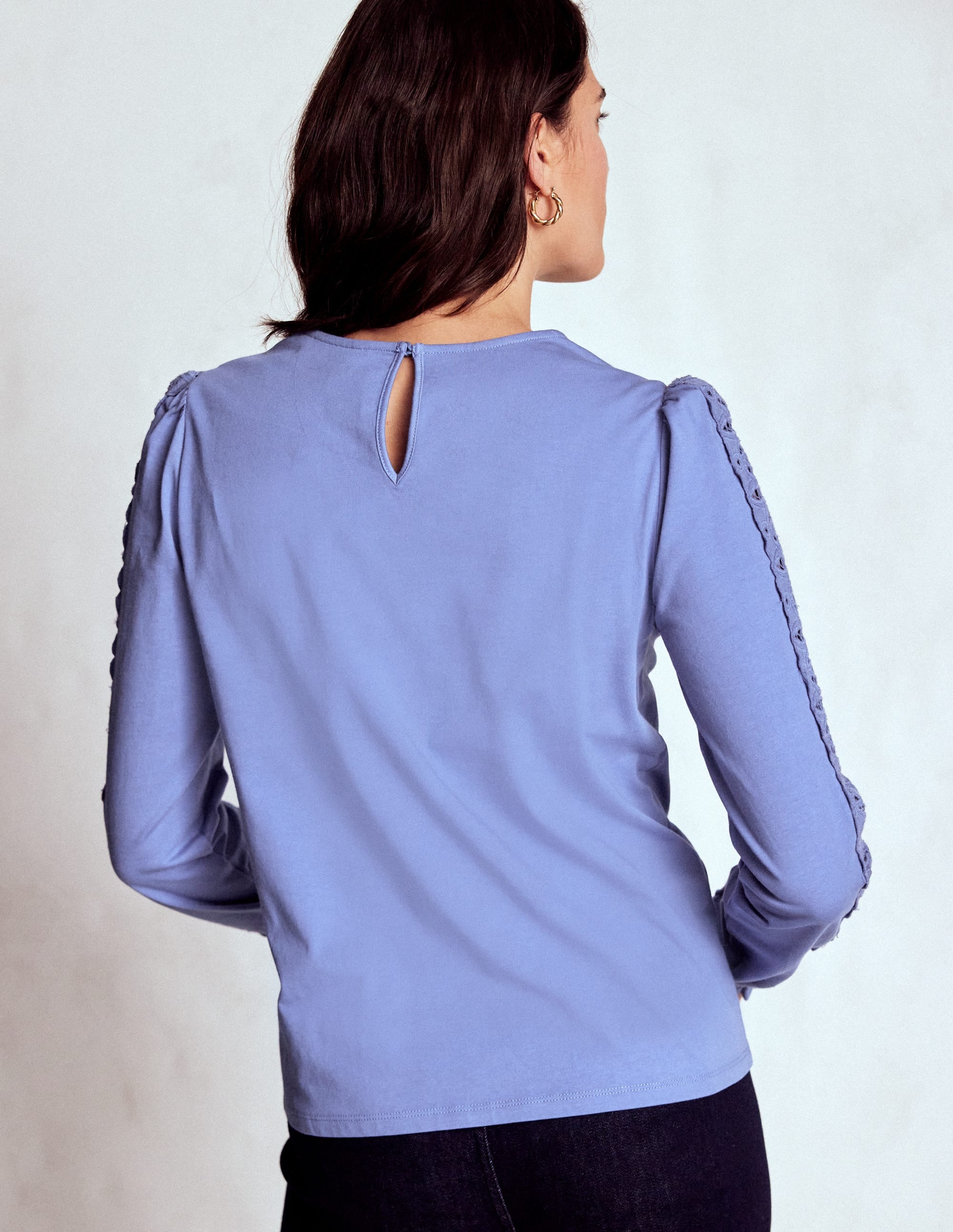 Scarlett Oberteil mit Lochstickerei-Besatz-Blau - Image 3