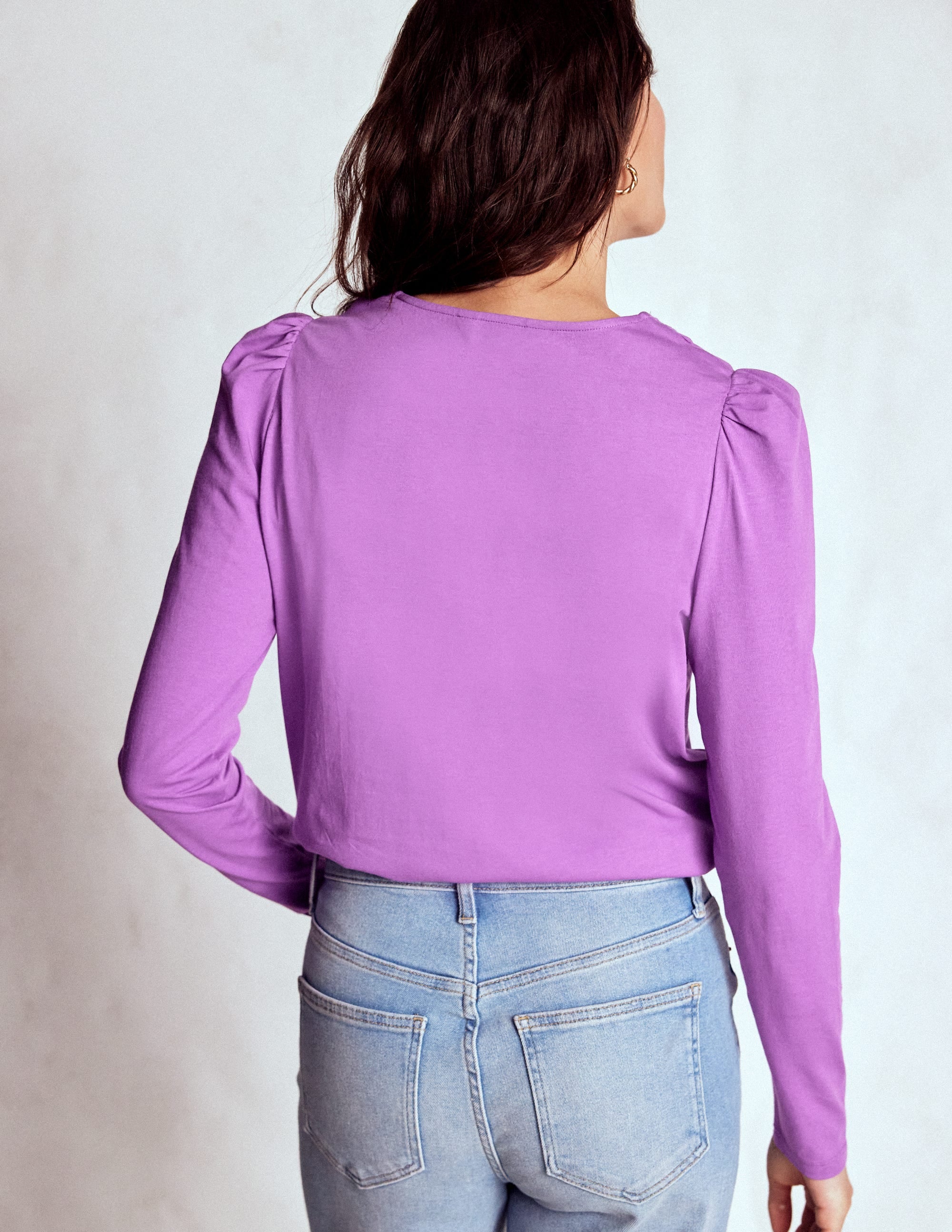 Superweiches Oberteil mit V-Ausschnitt und Besatz-Amethyst-Lila - Image 3